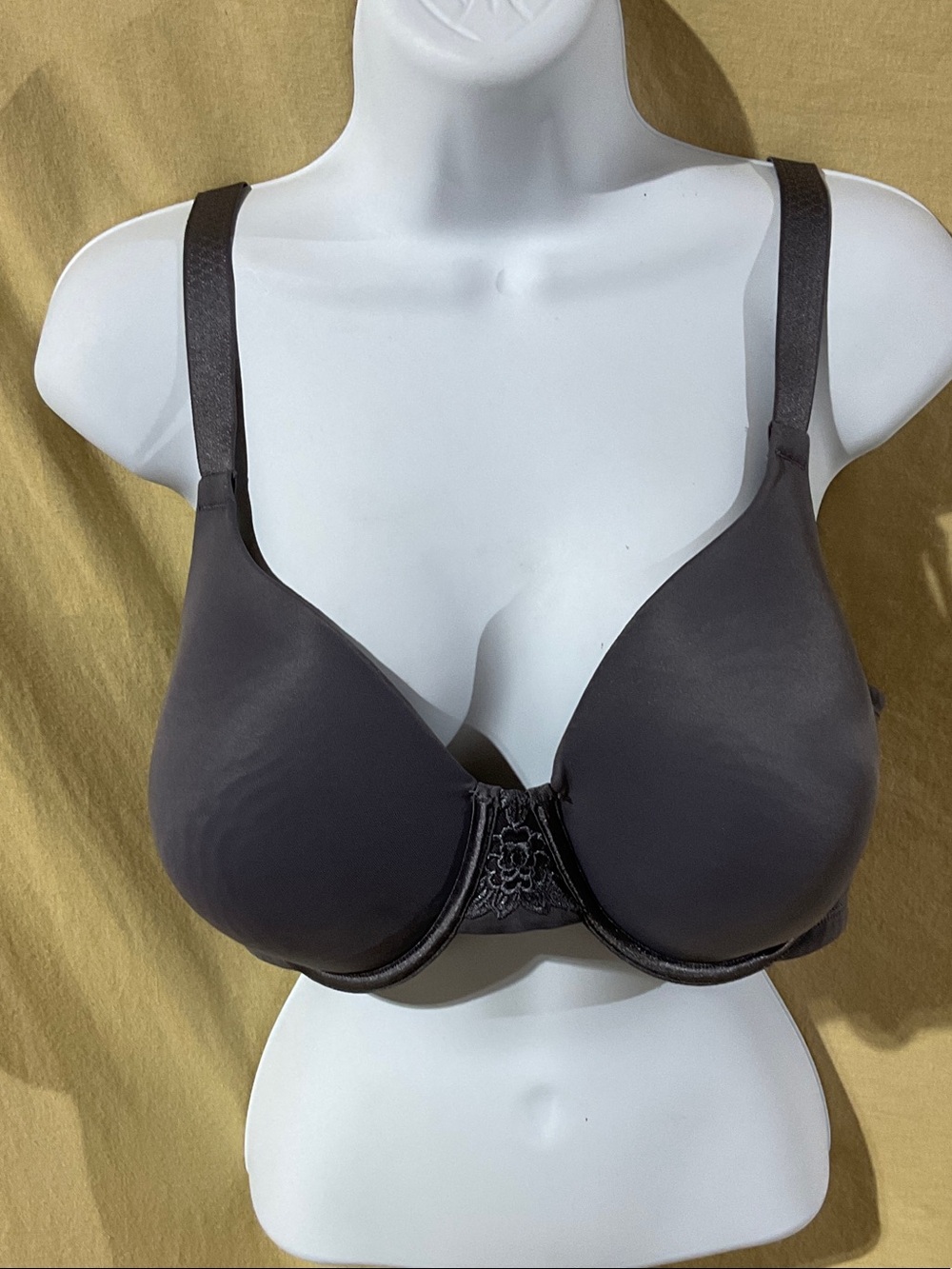 Vanity Fair Size 38D Smooth Underwire Bra